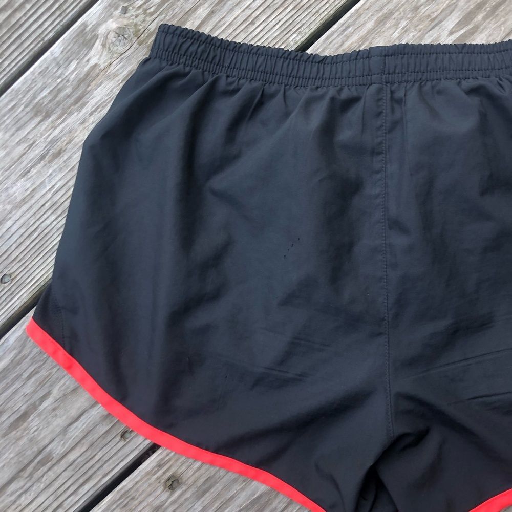 Nike Shorts - Picture 4 of 7